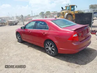 2010 Ford Fusion SE z VIN 3FAHP0HA2AR262234, wystawiony jako IAAI lot #42445664 z przebiegiem 85 912 mil mil oraz . Historia ofert i sprzedaży dostępna na DreamBid. Obrazek 3.