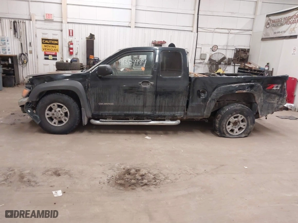 2005 Chevrolet Colorado LS Z71 with VIN 1GCDT196258150397, listed as a IAAI auction lot 41389994 with 325,613 mi miles. Bid and sale history available at carsss.com. Image 14.