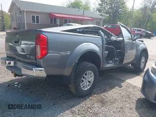 2019 Nissan Frontier SV z VIN 1N6AD0EVXKN775745, wystawiony jako IAAI lot #42221585 z przebiegiem 124 776 mil mil oraz . Historia ofert i sprzedaży dostępna na DreamBid. Obrazek 4.