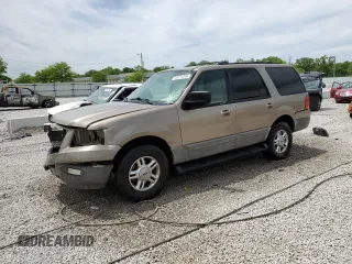 2003 Ford Expedition XLT z VIN 1FMFU16W33LC02801, wystawiony jako Copart lot #55773355 z przebiegiem 194 771 mil mil oraz Nie do naprawy • Non repairable. Historia ofert i sprzedaży dostępna na DreamBid. Obrazek 1.