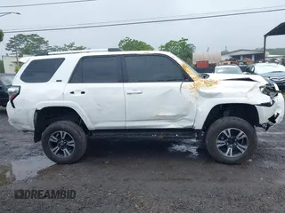 2022 Toyota 4Runner SR5 with VIN JTEMU5JR3N5987585, listed as a IAAI auction lot 41714815 with 38,874 mi miles and . Bid and sale history available at DreamBid. Image 14.