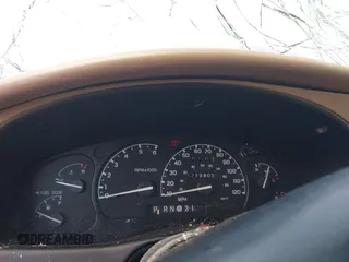 2000 Ford Explorer XLT с VIN 1FMDU73E8YZB25725, выставлен на аукционе IAAI как лот 42301572 с пробегом 213 805 миль миль и . История ставок и продаж доступна на DreamBid. Изображение 7.