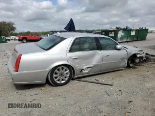 2011 Cadillac DTS Premium Collection z VIN 1G6KH5E69BU137044, wystawiony jako Copart lot #54723905 z przebiegiem 128 081 mil mil oraz Szkody całkowita. Historia ofert i sprzedaży dostępna na DreamBid. Obrazek 3.