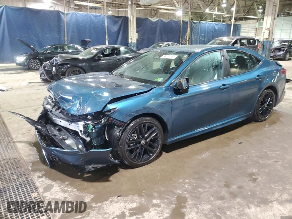 2025 Toyota Camry LE with VIN 4T1DAACK7SU015300, listed as a Copart auction lot 84261244 with 24,938 mi miles and Salvage Title. Bid and sale history available at carsss.com. Image 1.