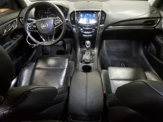 2013 Cadillac ATS z VIN 1G6AG5RX5D0157352, wystawiony jako Copart lot #50356135 z przebiegiem 153 772 mil mil oraz Czysty tytuł • Clean title. Historia ofert i sprzedaży dostępna na DreamBid. Obrazek 8.