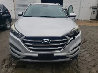 2017 Hyundai Tucson Sport with VIN KM8J33A23HU355807, listed as a Copart auction lot 58431795 with 127,353 mi miles and Salvage title. Bid and sale history available at DreamBid. Image 5.