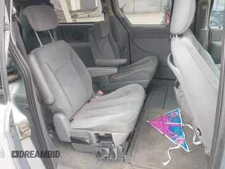 2006 Chrysler Town & Country Touring z VIN 2A4GP54L36R660084, wystawiony jako IAAI lot #42065370 z przebiegiem 236 807 mil mil oraz . Historia ofert i sprzedaży dostępna na DreamBid. Obrazek 8.