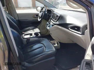 2018 Chrysler Pacifica Touring L with VIN 2C4RC1BG4JR204161, listed as a IAAI auction lot 41737734 with 87,323 mi miles and . Bid and sale history available at DreamBid. Image 5.