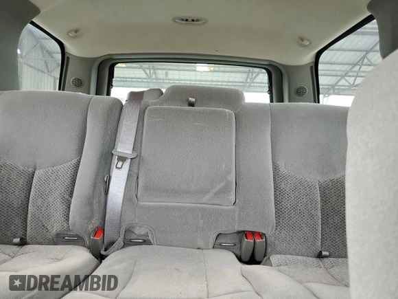 2005 Chevrolet Tahoe LT z VIN 1GNEK13T65J231375, wystawiony jako Copart lot #54499395 z przebiegiem 199 879 mil mil oraz Szkoda całkowita • Salvage title. Historia ofert i sprzedaży dostępna na DreamBid. Obrazek 10.