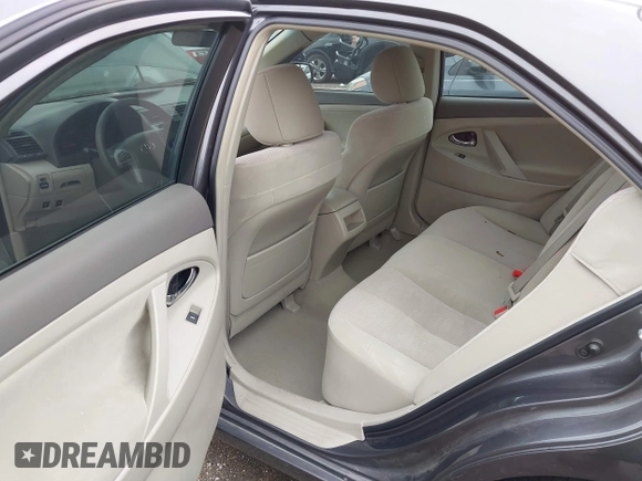 2011 Toyota Camry LE z VIN 4T4BF3EK1BR216262, wystawiony jako IAAI lot #42206210 z przebiegiem 79 660 mil mil oraz . Historia ofert i sprzedaży dostępna na DreamBid. Obrazek 8.