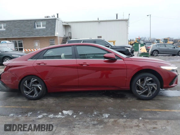 2025 Hyundai Elantra SEL Convenience z VIN KMHLS4DG4SU881217, wystawiony jako IAAI lot #41172300 z przebiegiem 1 418 mil mil oraz . Historia ofert i sprzedaży dostępna na DreamBid. Obrazek 13.
