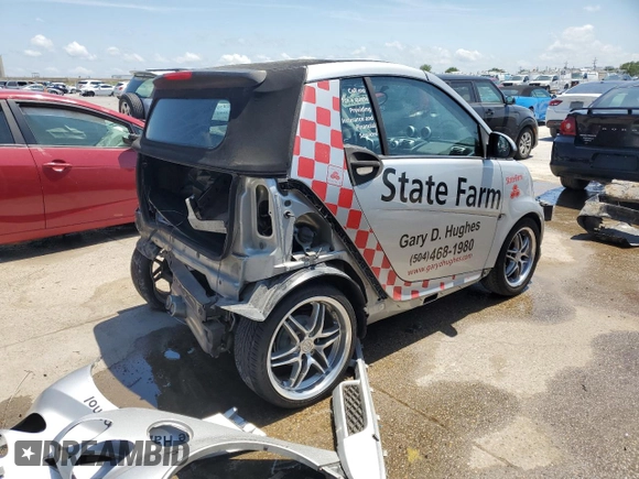 2009 Smart fortwo Passion z VIN WMEEK31X59K222243, wystawiony jako Copart lot #57106435 z przebiegiem 58 556 mil mil oraz Szkody całkowita. Historia ofert i sprzedaży dostępna na DreamBid. Obrazek 3.