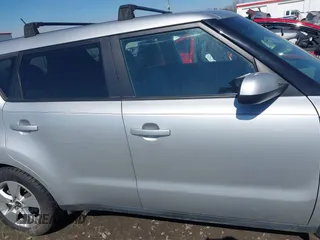 2018 Kia Soul with VIN KNDJN2A24J7575650, listed as a IAAI auction lot 41668389 with 88,759 mi miles. Bid and sale history available at carsss.com. Image 13.