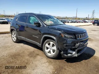 2018 Jeep Compass Latitude z VIN 3C4NJCBBXJT124610, wystawiony jako Copart lot #53507255 z przebiegiem 71 051 mil mil oraz Szkoda całkowita • Salvage title. Historia ofert i sprzedaży dostępna na DreamBid. Obrazek 4.