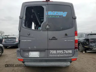 2015 Mercedes-Benz Sprinter Crew with VIN WD4PE7DC2F5964050, listed as a Copart auction lot 39276904 with 182,815 mi miles. Bid and sale history available at carsss.com. Image 6.