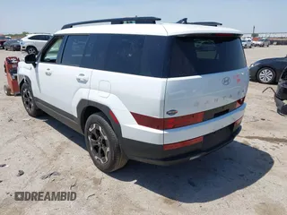 2025 Hyundai Santa Fe SEL z VIN 5NMP24GL5SH076185, wystawiony jako IAAI lot #42255534 z przebiegiem 5 521 mil mil oraz . Historia ofert i sprzedaży dostępna na DreamBid. Obrazek 3.