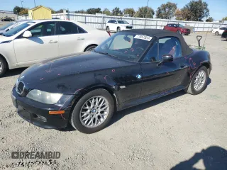 2001 BMW Z3 2.5i with VIN WBACN33431LK45600, listed as a Copart auction lot 77857924 with 127,272 mi miles and Salvage Title. Bid and sale history available at carsss.com. Image 1.
