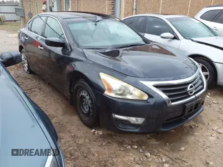 2015 Nissan Altima SV with VIN 1N4AL3AP4FC206265, listed as a IAAI auction lot 41671670 with 180,421 mi miles and . Bid and sale history available at carsss.com. Image 1.