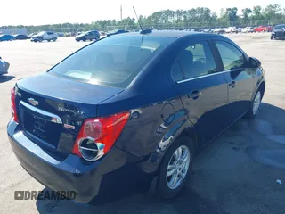 2015 Chevrolet Sonic LT z VIN 1G1JC5SB5F4177676, wystawiony jako IAAI lot #42230662 z przebiegiem 155 884 mil mil oraz . Historia ofert i sprzedaży dostępna na DreamBid. Obrazek 4.