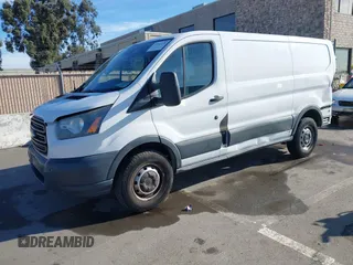 2016 Ford Transit Cargo z VIN 1FTYR1YM3GKA01650, wystawiony jako IAAI lot #41242238 z przebiegiem 145 073 mil mil oraz . Historia ofert i sprzedaży dostępna na DreamBid. Obrazek 2.