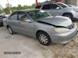 2005 Toyota Camry STD z VIN 4T1BE32K75U953925, wystawiony jako IAAI lot #42411400 z przebiegiem 289 566 mil mil oraz . Historia ofert i sprzedaży dostępna na DreamBid. Obrazek 1.