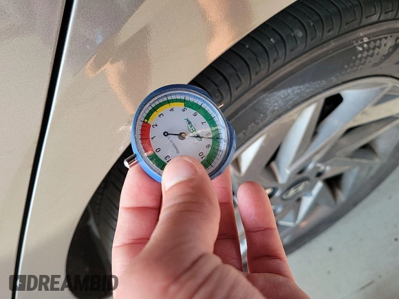2024 Hyundai Elantra SEL z VIN KMHLM4DG4RU636275, wystawiony jako IAAI lot #42853008 z przebiegiem 32 964 mil mil oraz . Historia ofert i sprzedaży dostępna na DreamBid. Obrazek 13.