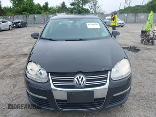 2010 Volkswagen Jetta Limited Edition with VIN 3VWRZ7AJ0AM105047, listed as a IAAI auction lot 42462140 with 199,668 mi miles and . Bid and sale history available at DreamBid. Image 12.