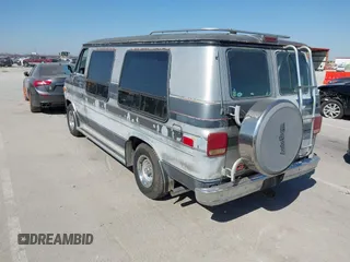 1989 GMC Vandura z VIN 1GDEG25KXK7519540, wystawiony jako IAAI lot #41771047 z przebiegiem 638 734 mil mil oraz . Historia ofert i sprzedaży dostępna na DreamBid. Obrazek 3.