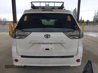 2011 Toyota Sienna SE with VIN 5TDXK3DC0BS060424, listed as a IAAI auction lot 41895621 with 149,332 mi miles. Bid and sale history available at carsss.com. Image 16.