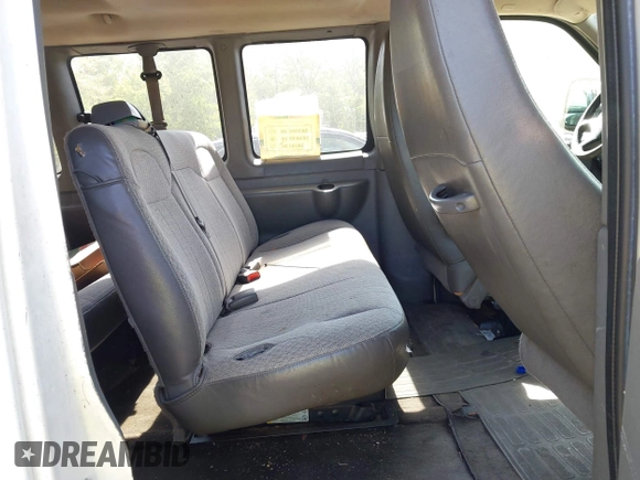 2011 Chevrolet Express Passenger 1LT with VIN 1GAZG1FG7B1171122, listed as a IAAI auction lot 42185185 with 262,837 mi miles and . Bid and sale history available at DreamBid. Image 8.