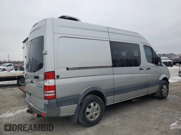 2014 Mercedes-Benz Sprinter with VIN WD3PE7DC8E5935347, listed as a Copart auction lot 88252445 with 187,828 mi miles and Salvage Title. Bid and sale history available at DreamBid. Image 3.