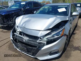 2022 Nissan Altima SV z VIN 1N4BL4DV4NN322539, wystawiony jako IAAI lot #41985083 z przebiegiem 33 112 mil mil oraz . Historia ofert i sprzedaży dostępna na DreamBid. Obrazek 6.