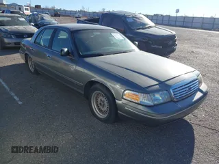 2001 Ford Crown Victoria LX с VIN 2FAFP74W11X134778, выставлен на аукционе IAAI как лот 40957706 с пробегом 131 895 миль миль и . История ставок и продаж доступна на DreamBid. Изображение 1.