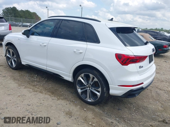 2022 Audi Q3 S line Premium Plus z VIN WA1EECF31N1148535, wystawiony jako IAAI lot #41947659 z przebiegiem 31 880 mil mil oraz . Historia ofert i sprzedaży dostępna na DreamBid. Obrazek 3.