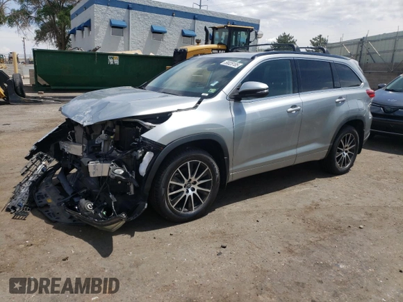 2018 Toyota Highlander SE with VIN 5TDJZRFH3JS895705, listed as a Copart auction lot 58028185 with 23,800 mi miles and Salvage title. Bid and sale history available at DreamBid. Image 1.