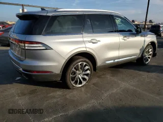 2023 Lincoln Aviator Standard z VIN 5LM5J6XC9PGL01432, wystawiony jako Copart lot #86017864 z przebiegiem Nie podano mil oraz Szkoda całkowita • Salvage title. Historia ofert i sprzedaży dostępna na DreamBid. Obrazek 3.