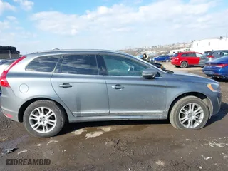 2016 Volvo XC60 T5 Platinum with VIN YV4612RM1G2829728, listed as a IAAI auction lot 41446744 with 69,217 mi miles. Bid and sale history available at carsss.com. Image 12.