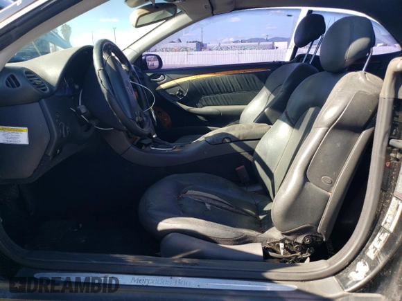 2005 Mercedes-Benz CLK 500 with VIN WDBTK75G05T048236, listed as a Copart auction lot 48063434 with 228,417 mi miles and Clean title. Bid and sale history available at DreamBid. Image 7.