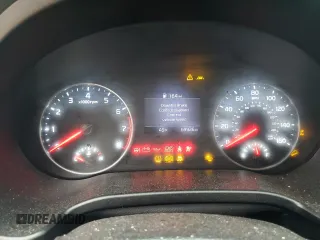 2021 Kia Seltos S z VIN KNDEUCAA3M7043327, wystawiony jako Copart lot #87032464 z przebiegiem 63 926 mil mil oraz Szkoda całkowita • Salvage title. Historia ofert i sprzedaży dostępna na DreamBid. Obrazek 9.