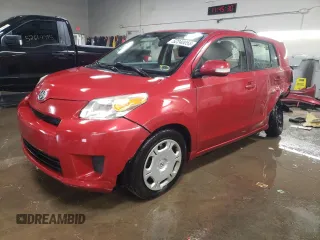 2008 Scion xD z VIN JTKKU10498J021367, wystawiony jako Copart lot #52240055 z przebiegiem 151 272 mil mil oraz Szkody całkowita. Historia ofert i sprzedaży dostępna na DreamBid. Obrazek 1.