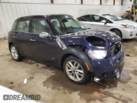 2013 MINI Countryman S ALL4 with VIN WMWZC5C5XDWM16477, listed as a Copart auction lot 51666385 with 112,383 mi miles and Salvage title. Bid and sale history available at DreamBid. Image 4.