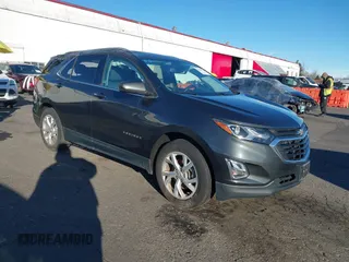 2020 Chevrolet Equinox LT with VIN 2GNAXLEX2L6122370, listed as a IAAI auction lot 41260943 with 65,948 mi miles. Bid and sale history available at carsss.com. Image 1.