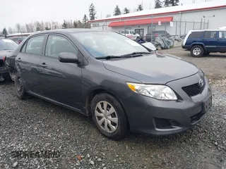 2010 Toyota Corolla z VIN 1NXBU4EE7AZ318972, wystawiony jako IAAI lot #41312391 z przebiegiem 178 434 mil mil oraz . Historia ofert i sprzedaży dostępna na DreamBid. Obrazek 1.