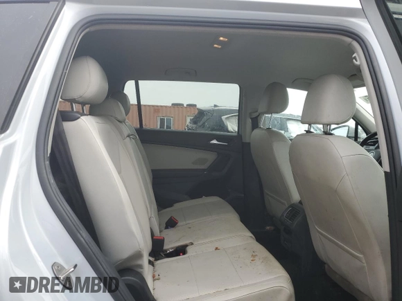 2018 Volkswagen Tiguan SEL z VIN 3VV3B7AX2JM001338, wystawiony jako Copart lot #51742105 z przebiegiem 71 555 mil mil oraz Szkoda całkowita • Salvage title. Historia ofert i sprzedaży dostępna na DreamBid. Obrazek 11.