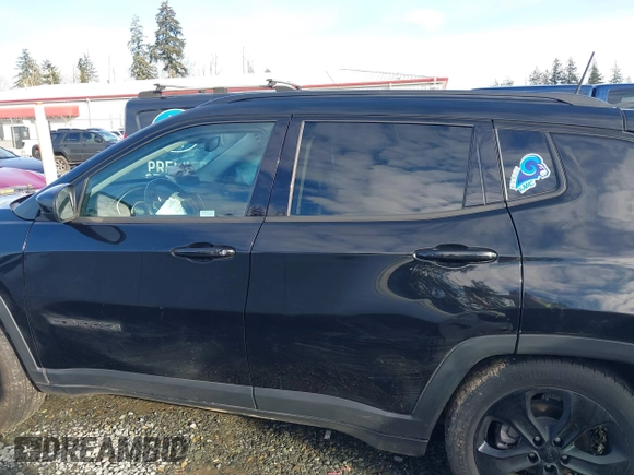 2020 Jeep Compass Latitude z VIN 3C4NJDBB6LT164241, wystawiony jako IAAI lot #41502823 z przebiegiem 75 314 mil mil oraz . Historia ofert i sprzedaży dostępna na DreamBid. Obrazek 15.