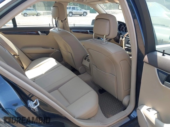 2012 Mercedes-Benz C 350 Sport с VIN WDDGF5HB0CR196754, выставлен на аукционе IAAI как лот 42581471 с пробегом 86 265 миль миль и . История ставок и продаж доступна на DreamBid. Изображение 8.