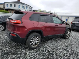 2018 Jeep Cherokee Latitude z VIN 1C4PJMCB6JD610141, wystawiony jako Copart lot #55257945 z przebiegiem 154 215 mil mil oraz Szkoda całkowita • Salvage title. Historia ofert i sprzedaży dostępna na DreamBid. Obrazek 3.