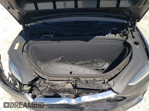 2017 Tesla Model X 90D z VIN 5YJXCDE23HF051027, wystawiony jako Copart lot #64608843 z przebiegiem 77 222 mil mil oraz Szkody całkowita. Historia ofert i sprzedaży dostępna na DreamBid. Obrazek 13.