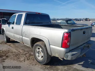 2005 Chevrolet Silverado 1500 Z71 with VIN 1GCEK19B75E145945, listed as a IAAI auction lot 41750848 with 249,538 mi miles. Bid and sale history available at carsss.com. Image 3.