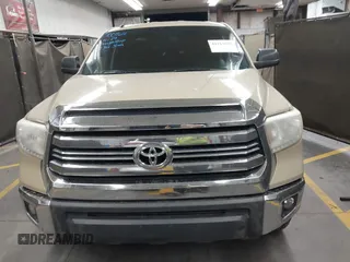 2017 Toyota Tundra SR5 z VIN 5TFRY5F18HX222592, wystawiony jako IAAI lot #42213820 z przebiegiem 204 876 mil mil oraz . Historia ofert i sprzedaży dostępna na DreamBid. Obrazek 12.